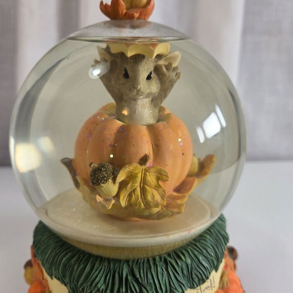 Hallmark Charming Tails Pumpkin Playtime Musical Water Globe Collectible